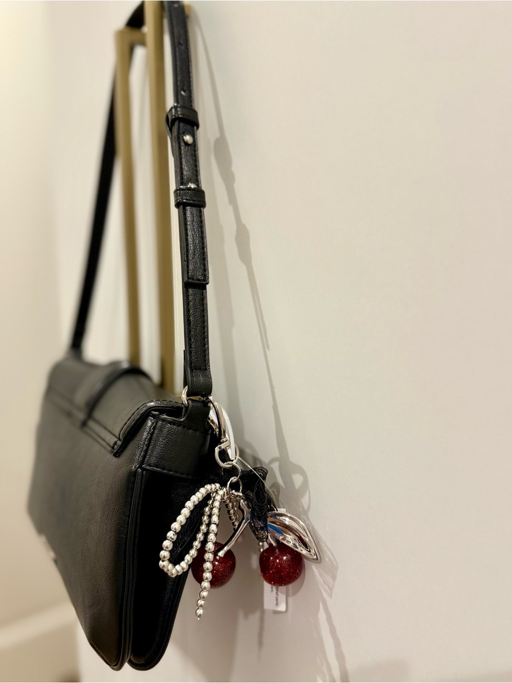 NWT Steve Madden Black Baguette Shoulder Bag w/ Cherry Charm - Picture 9 of 11